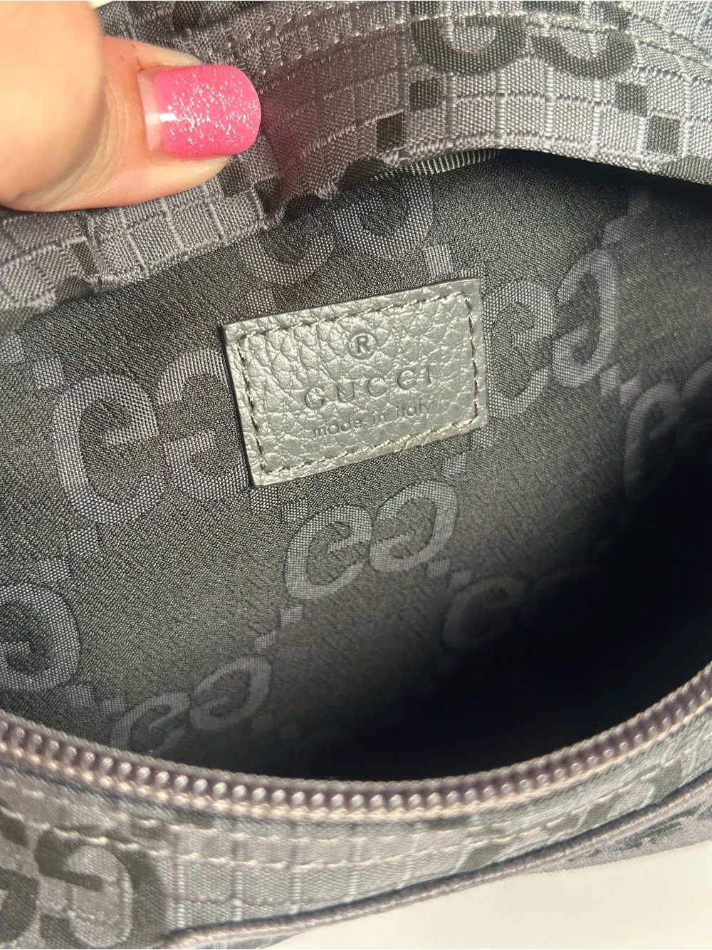 Gucci sleek belt